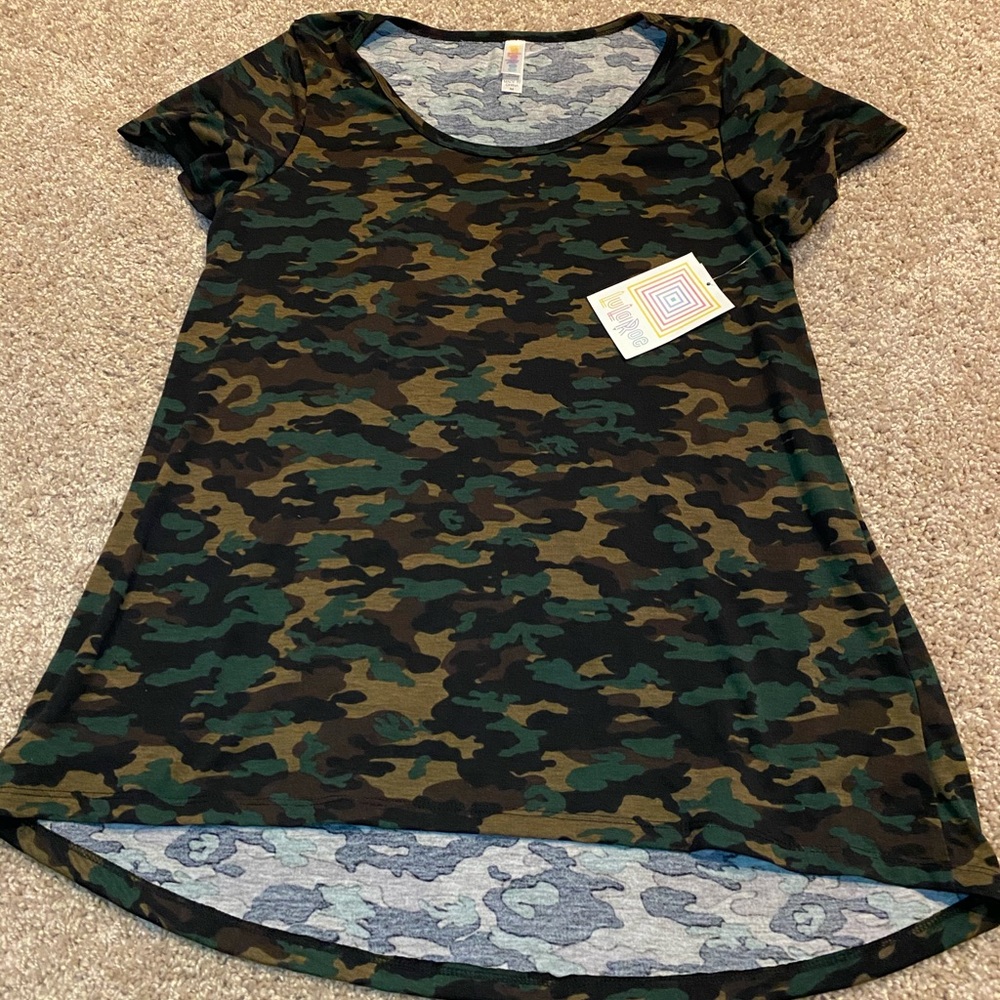 LuLaRoe Med Classic Tee Camo Print NWT